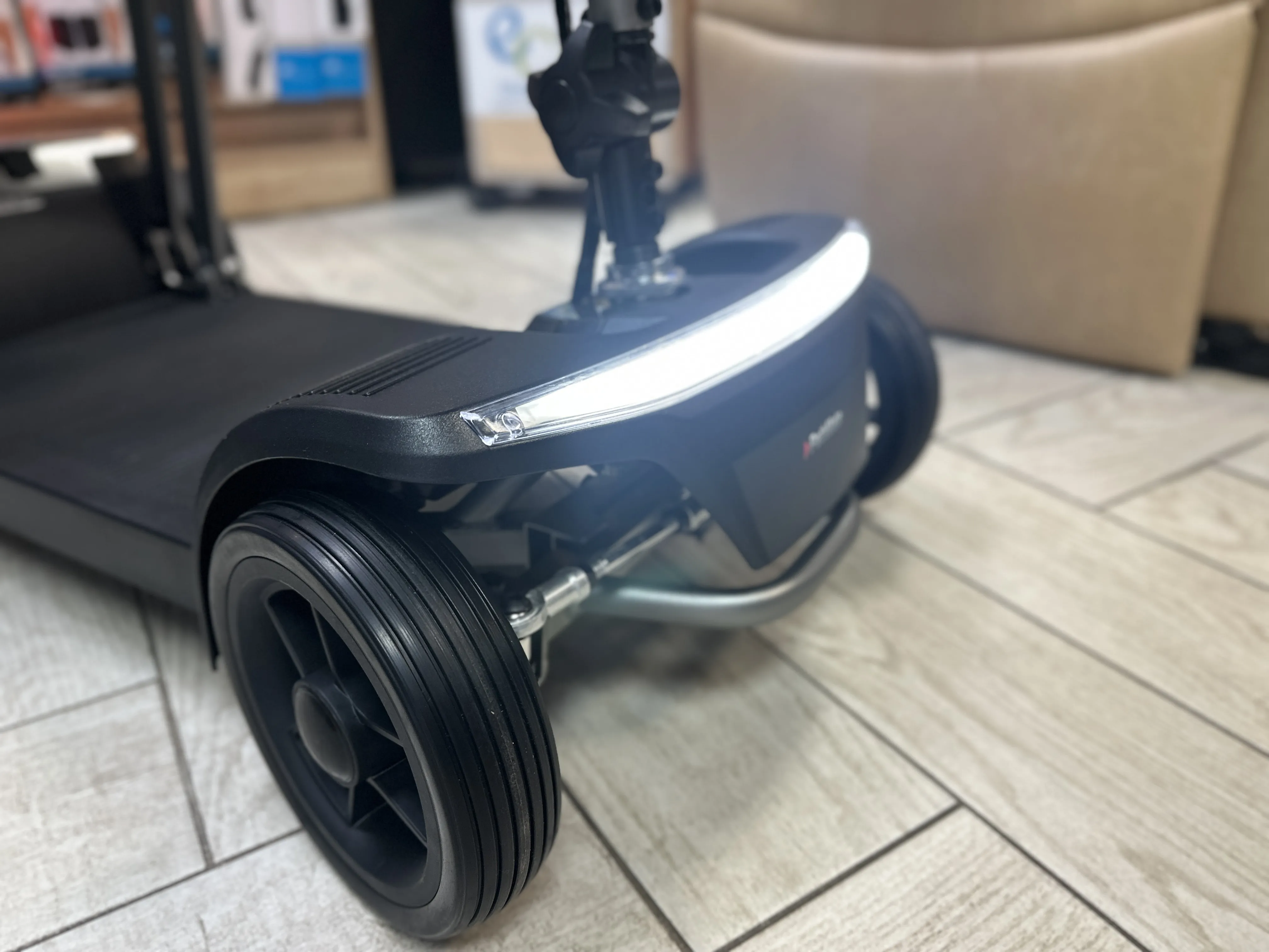 pathmate ultra light folding scooter 300 lbs cap tsa and cruise approved — photo 6 of 6