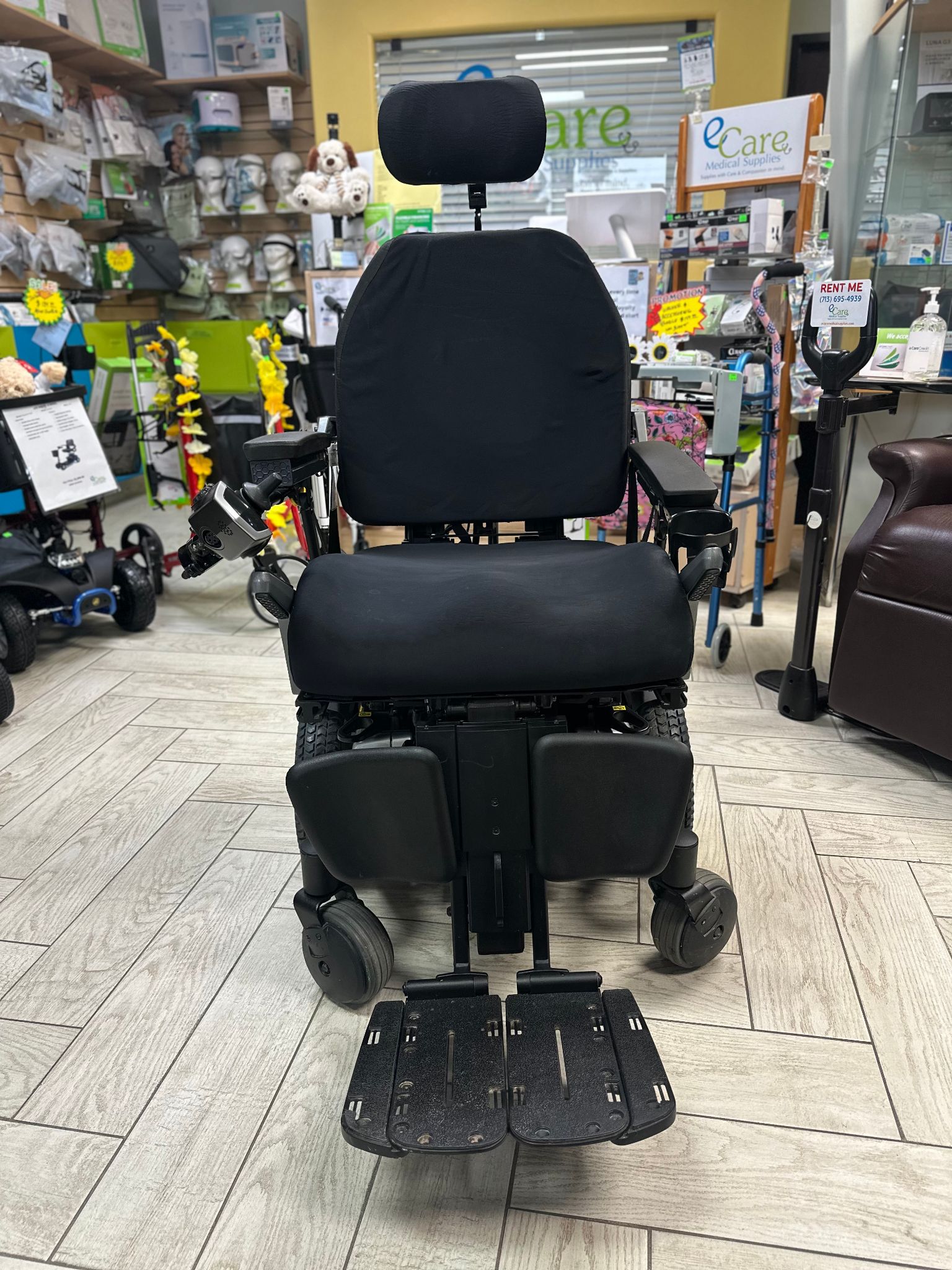Pride Mobility Quantum Power Wheelchair Tilt Recliner Rehab Chair in Houston TX by Quantum — photo 5 of 6