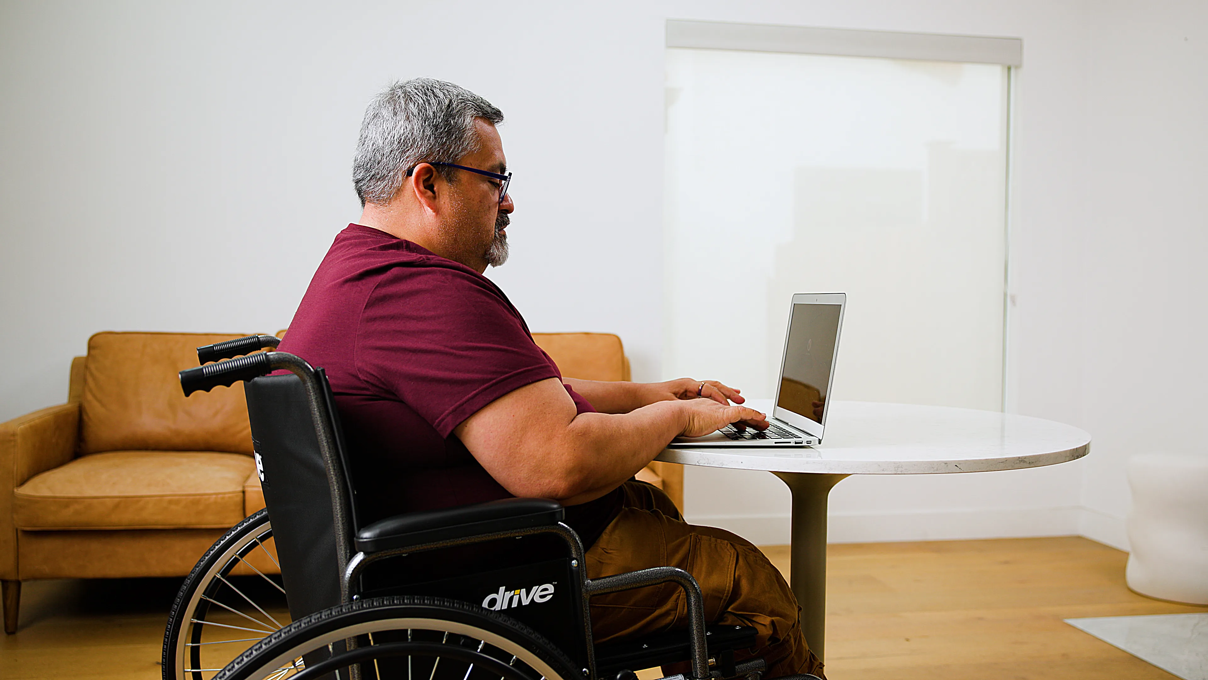 bariatric sentra ec heavy duty extra extra wide wheelchair 26w x 20d detachable desk arms and swing away footrests — photo 6 of 6