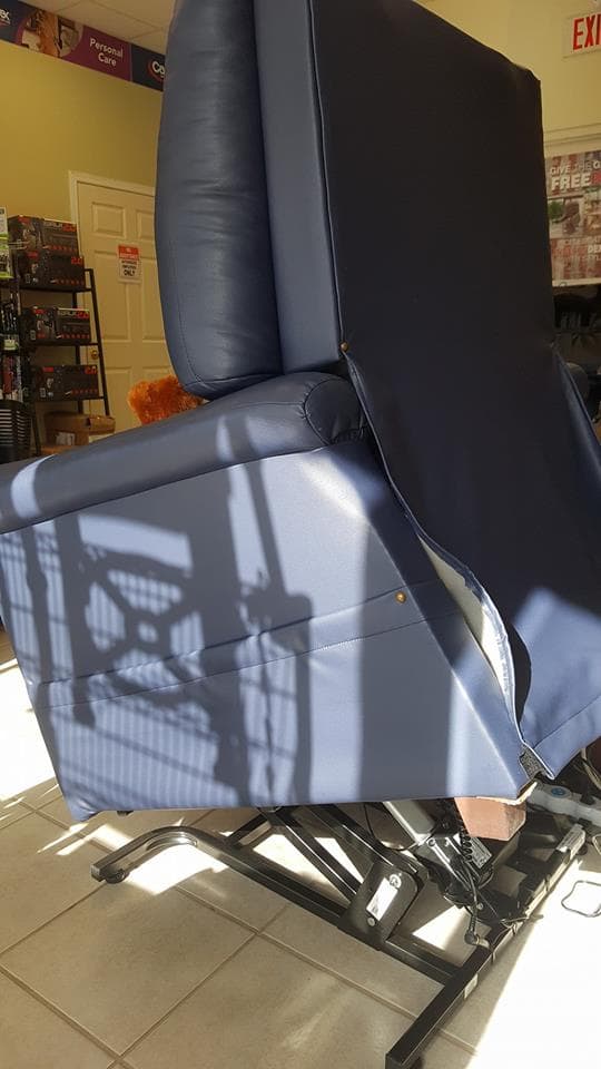 deluxe power pillow zero gravity brisa sleeper lift chair — photo 5 of 6
