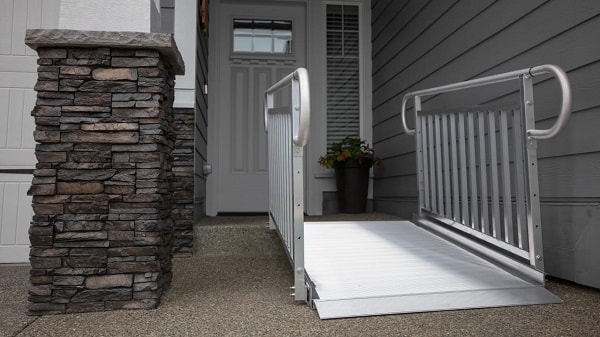 4 feet solid ramp two line hand rails 1000 lbs cap — photo 3 of 6